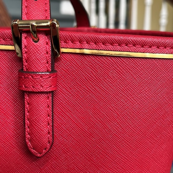 Michael Kors shoulder Bag Red Saffiano leather/ gold tone hardware & Trim NWOT - Picture 8 of 16